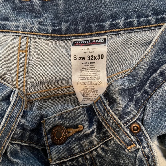 Kirkland Jeans 32x30 - Picture 2 of 3
